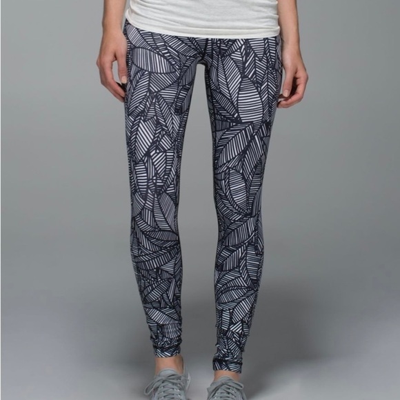 Sz8 Lululemon Wunder Under Pant in Banana Leaf White Black VGUC - Picture 3 of 15